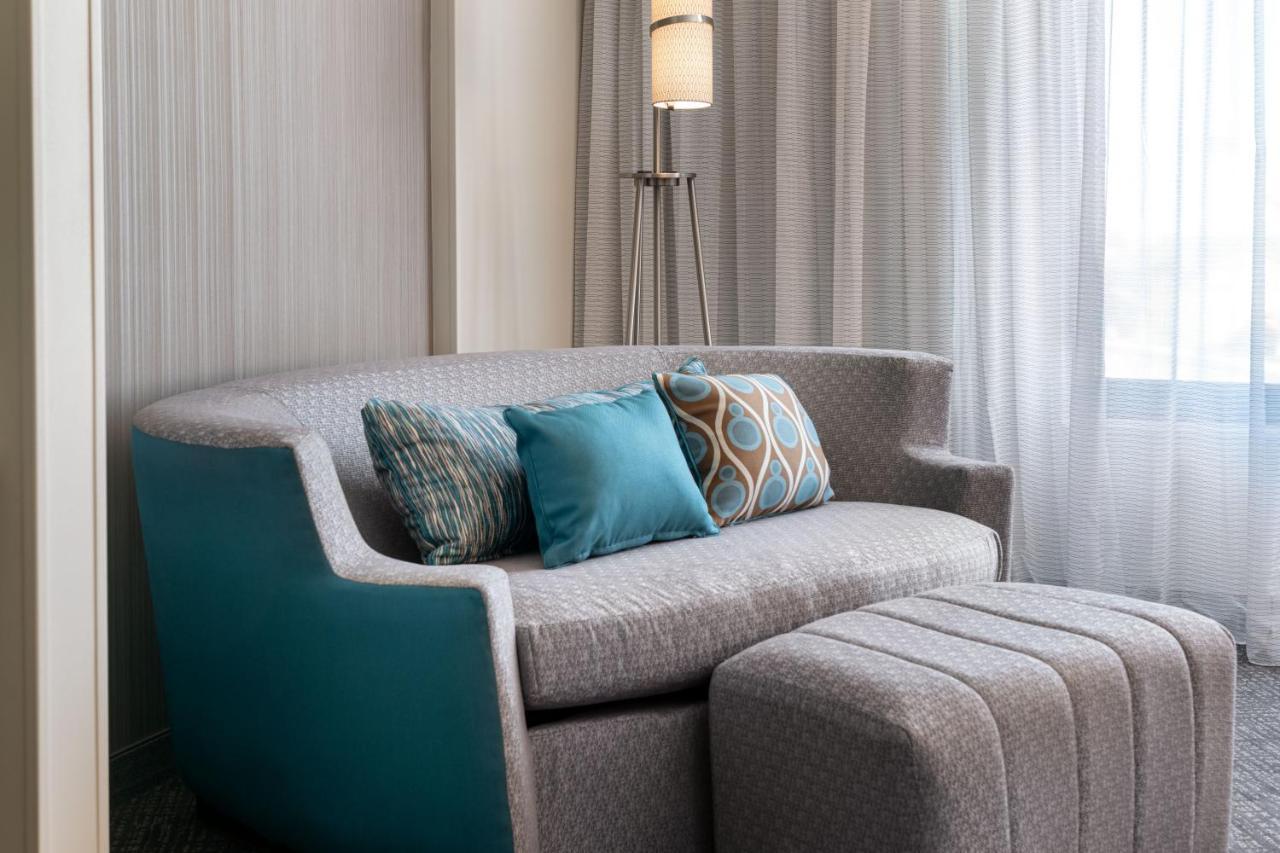 Отель Courtyard By Marriott Petaluma Sonoma County Экстерьер фото