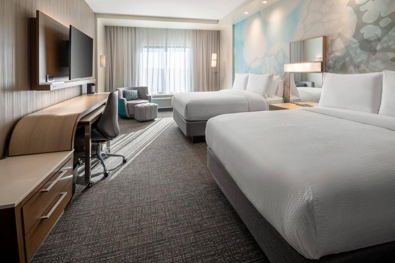 Отель Courtyard By Marriott Petaluma Sonoma County Экстерьер фото