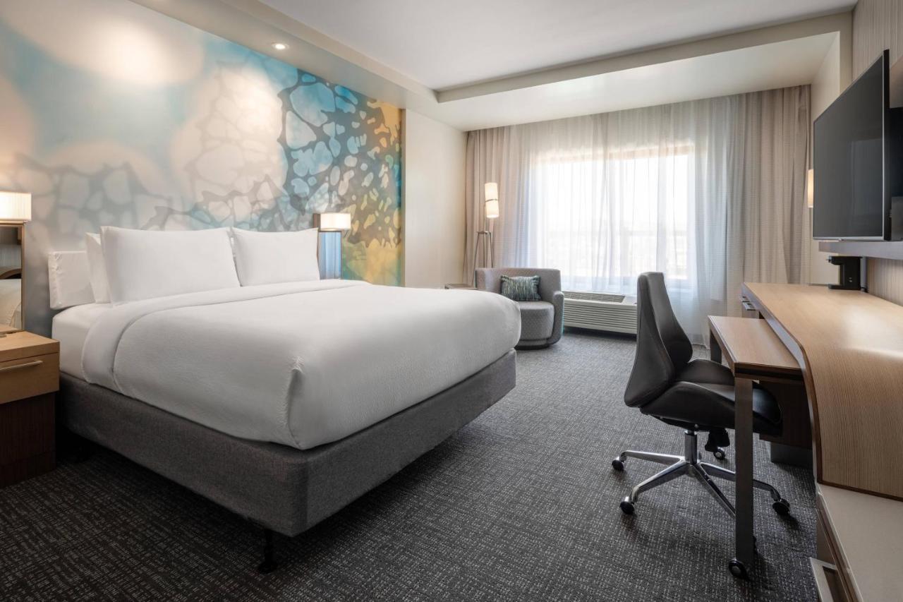 Отель Courtyard By Marriott Petaluma Sonoma County Экстерьер фото