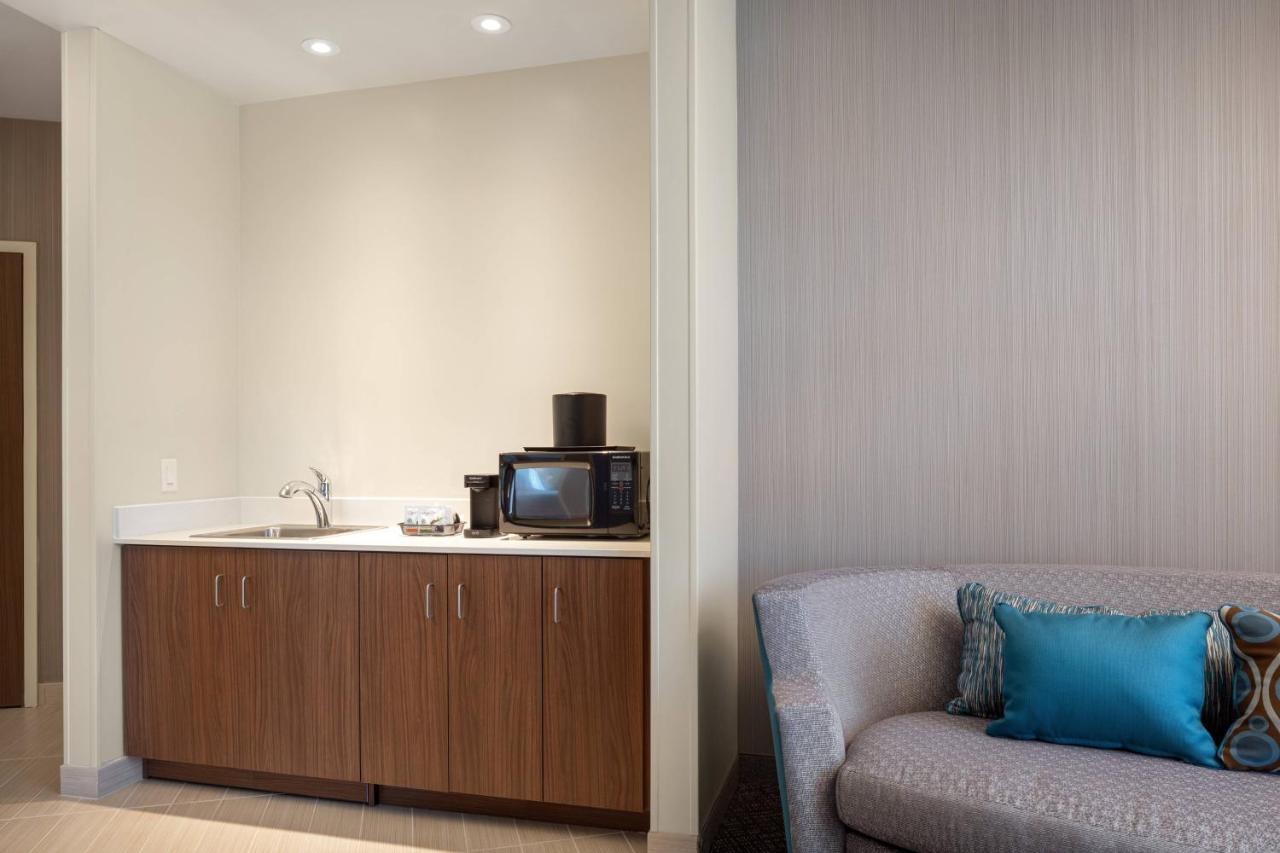 Отель Courtyard By Marriott Petaluma Sonoma County Экстерьер фото