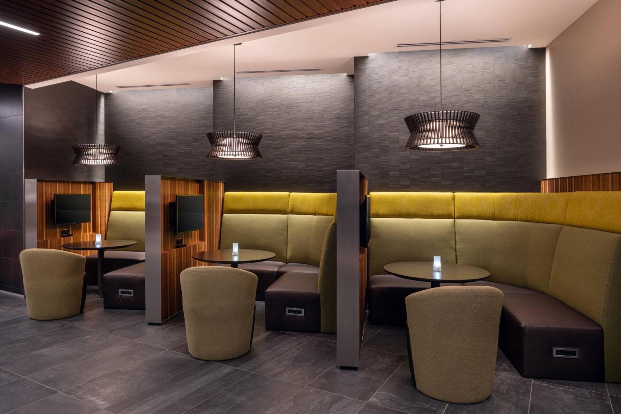 Отель Courtyard By Marriott Petaluma Sonoma County Экстерьер фото