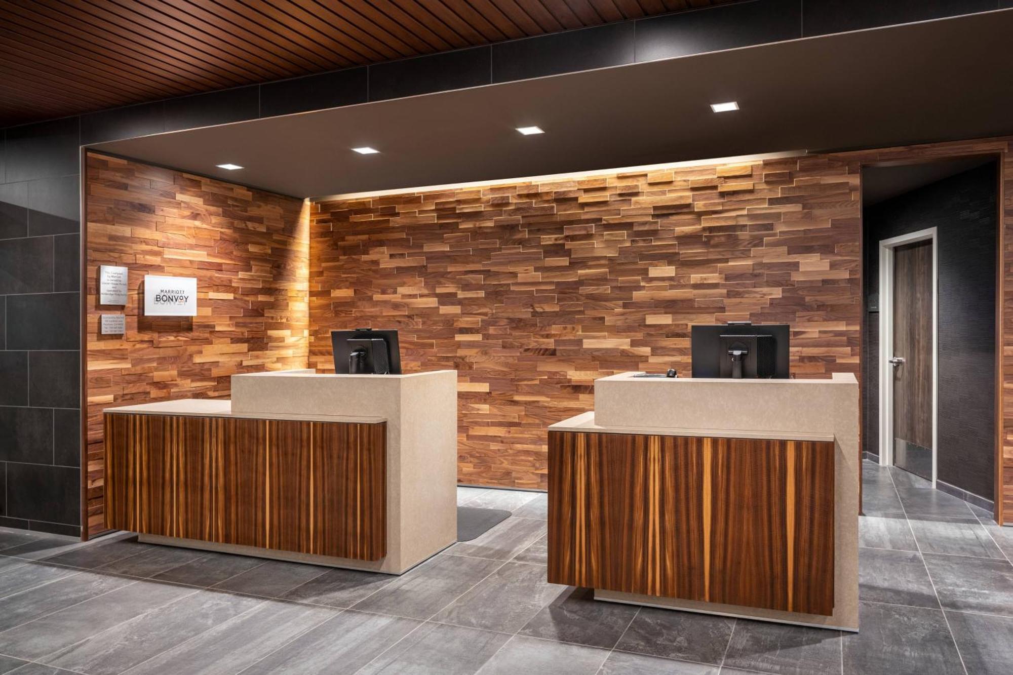 Отель Courtyard By Marriott Petaluma Sonoma County Экстерьер фото